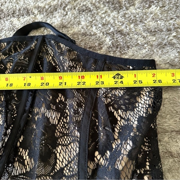 NWT Torrid Lace Corset Crop Top Deep Black Mesh - Picture 6 of 9